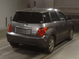 2005 Toyota IST