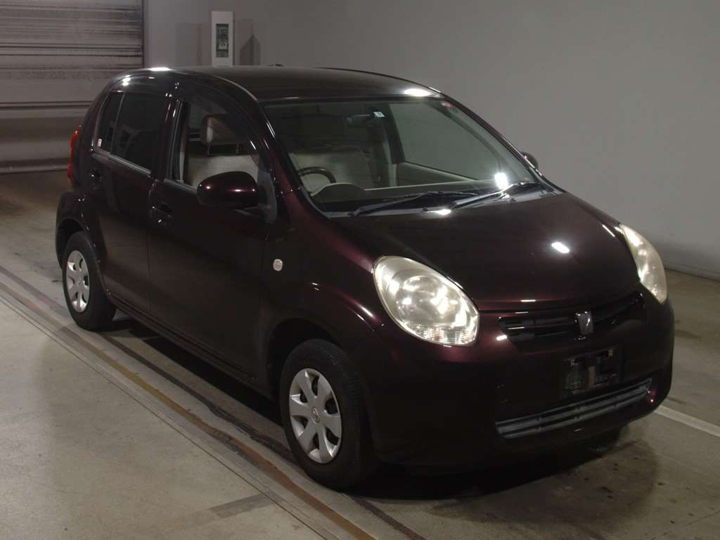 2011 Toyota Passo KGC30[2]