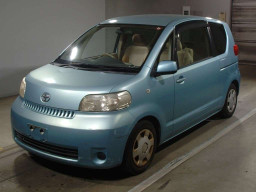 2004 Toyota Porte