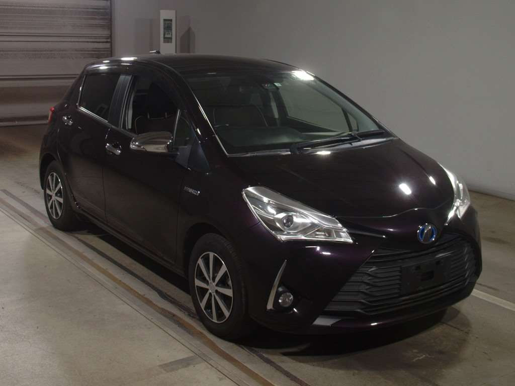 2017 Toyota Vitz NHP130[2]