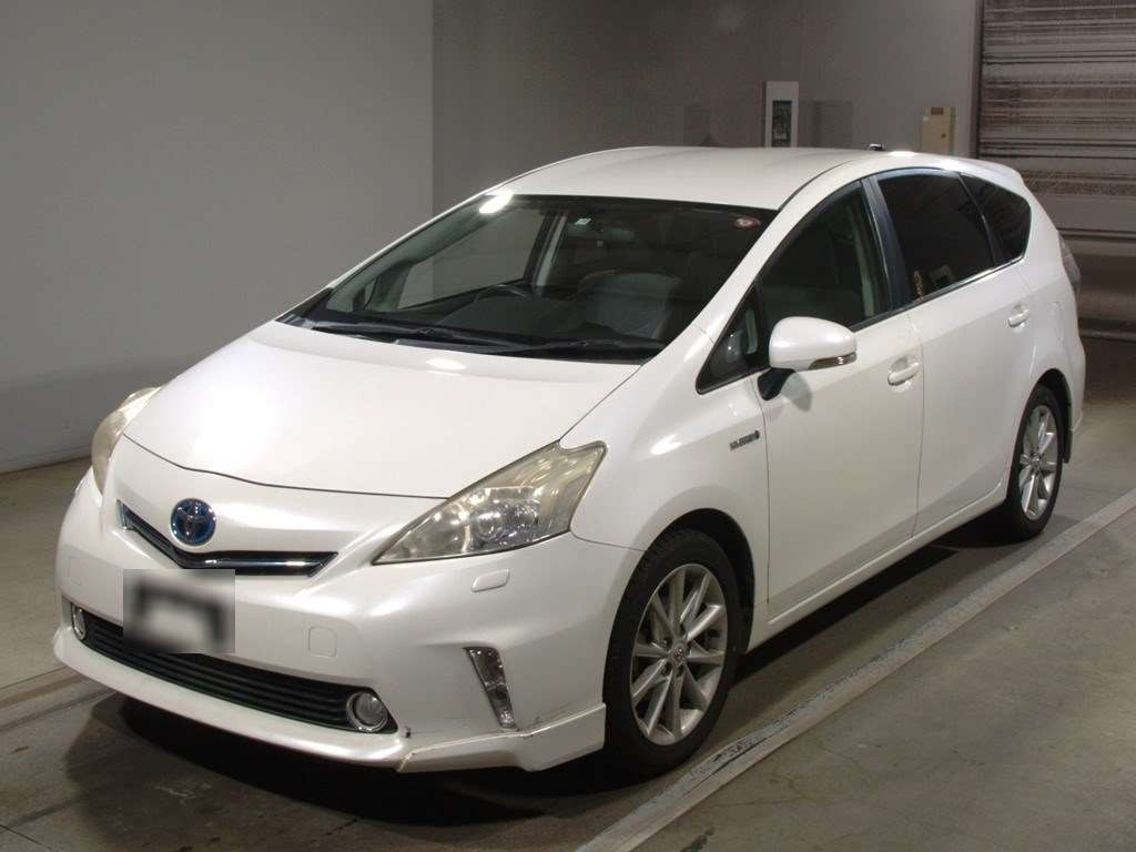 2011 Toyota Prius alpha ZVW41W[0]