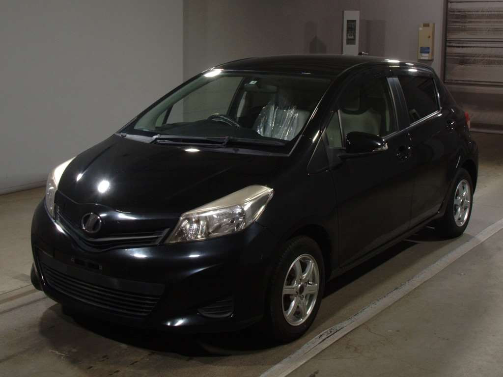 2013 Toyota Vitz NSP130[0]