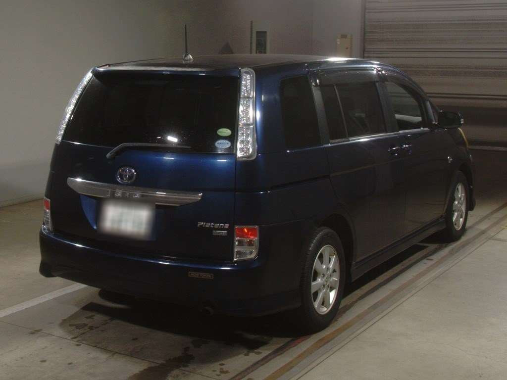 2012 Toyota Isis ZGM10W[1]