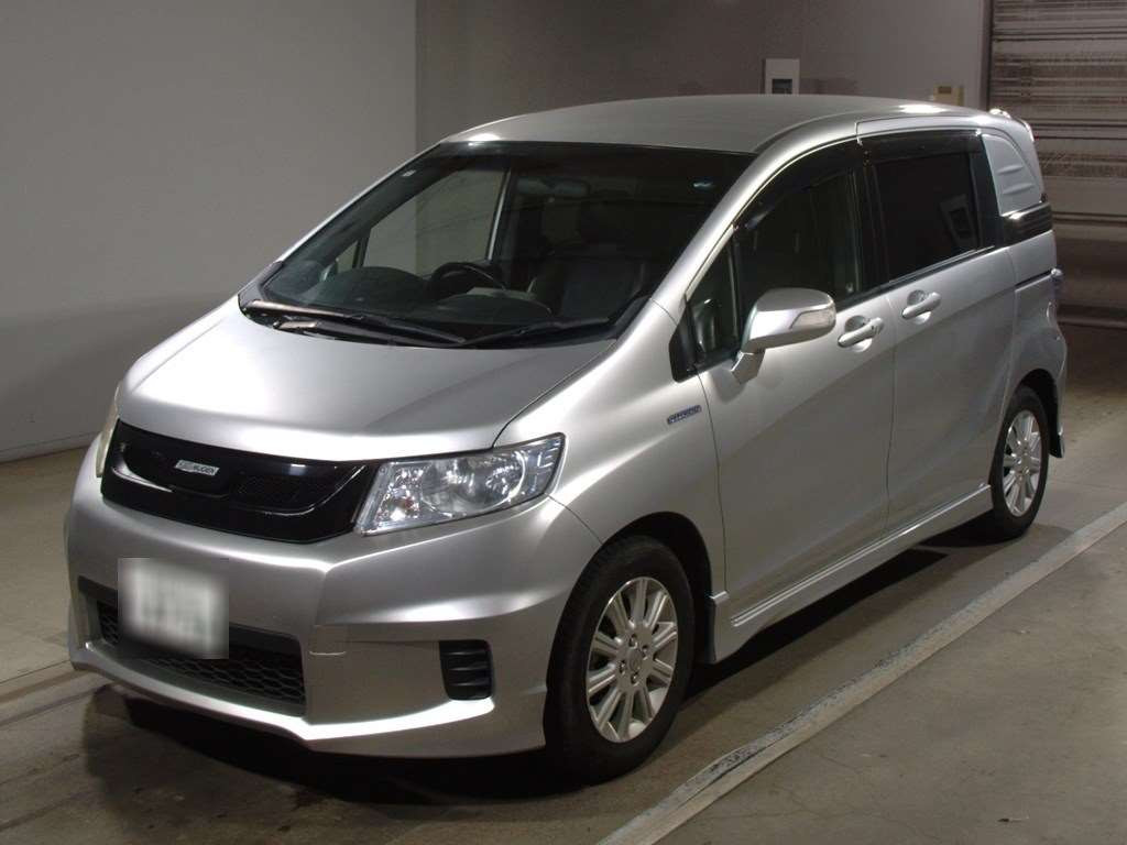 2013 Honda Freed spike hybrid GP3[0]