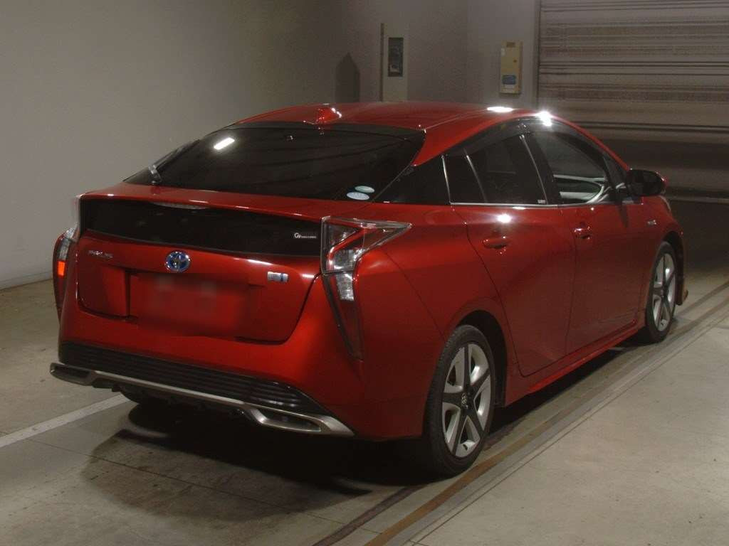 2017 Toyota Prius ZVW50[1]