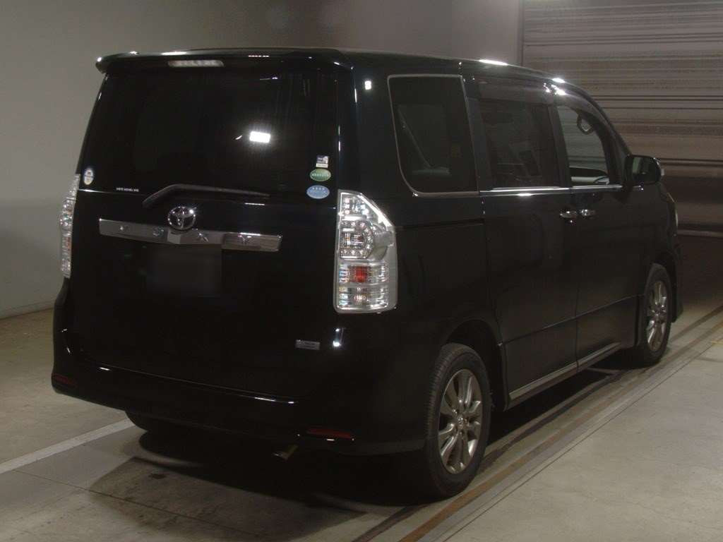 2012 Toyota Voxy ZRR75W[1]