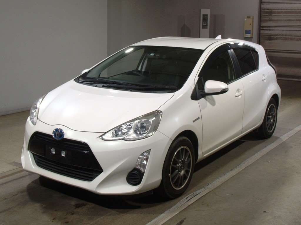 2015 Toyota Aqua NHP10[0]