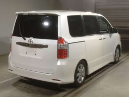 2007 Toyota Noah