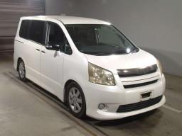 2007 Toyota Noah