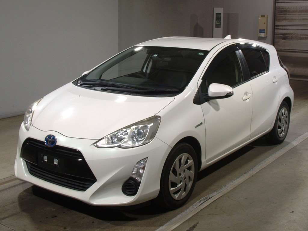 2015 Toyota Aqua NHP10[0]