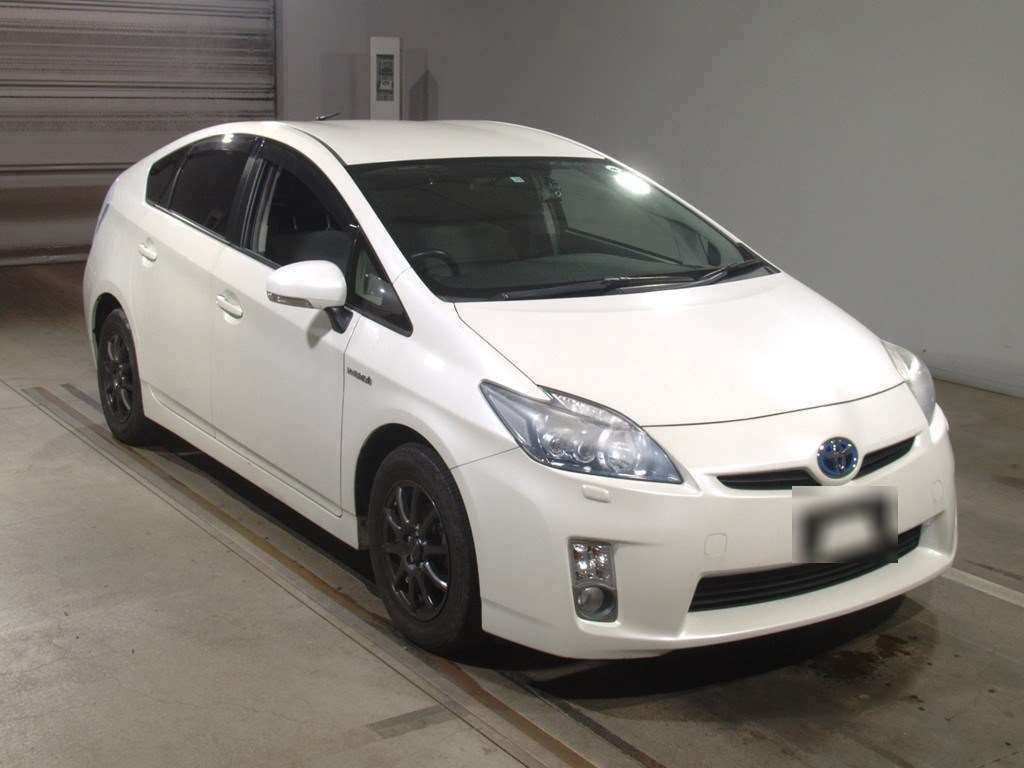 2011 Toyota Prius ZVW30[2]