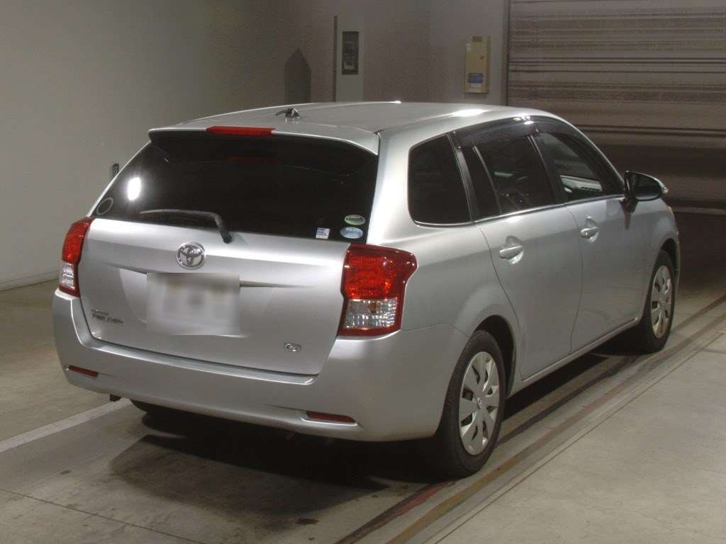 2013 Toyota Corolla Fielder NZE161G[1]