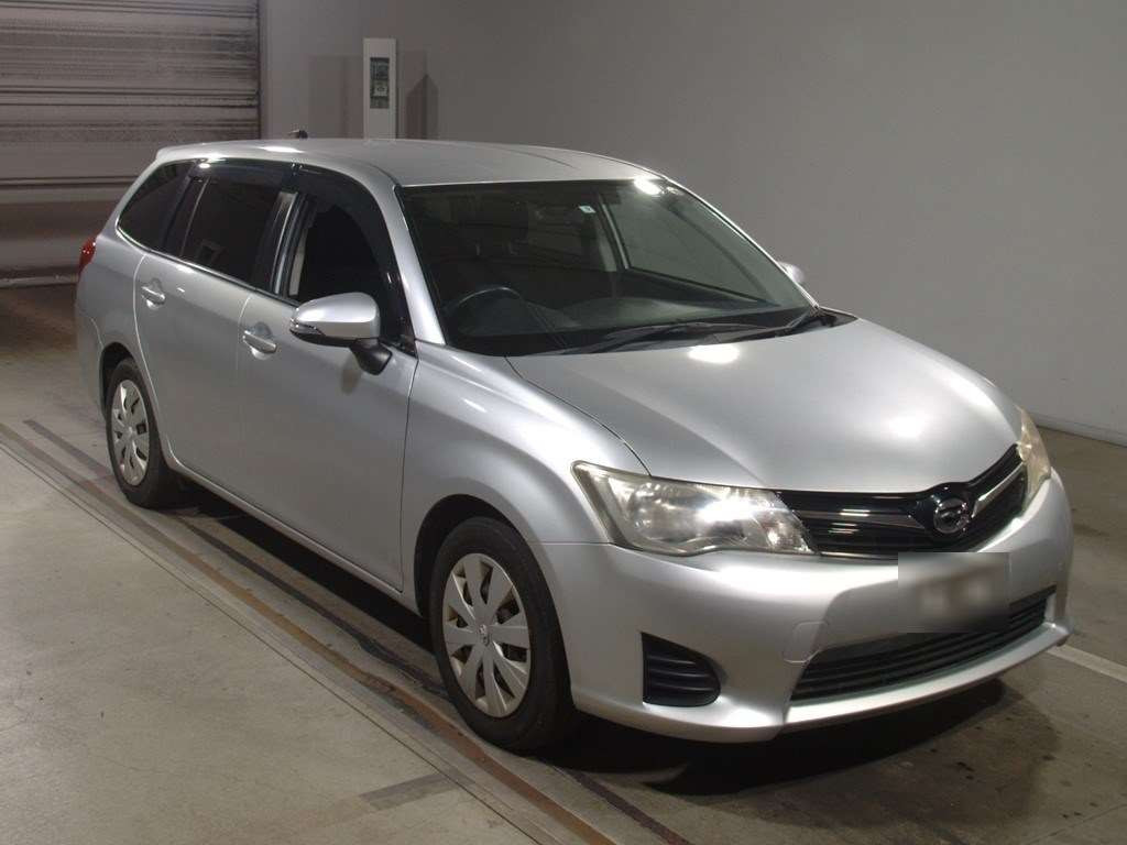 2013 Toyota Corolla Fielder NZE161G[2]