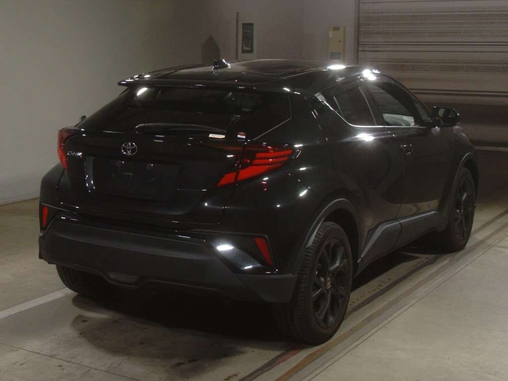 2021 Toyota C-HR NGX50[1]