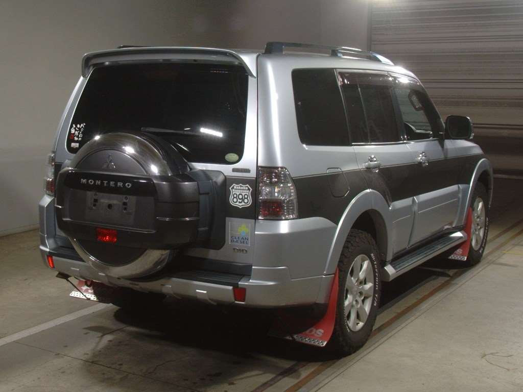 2013 Mitsubishi Pajero V98W[1]