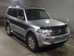 2013 Mitsubishi Pajero