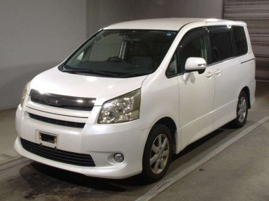 2007 Toyota Noah