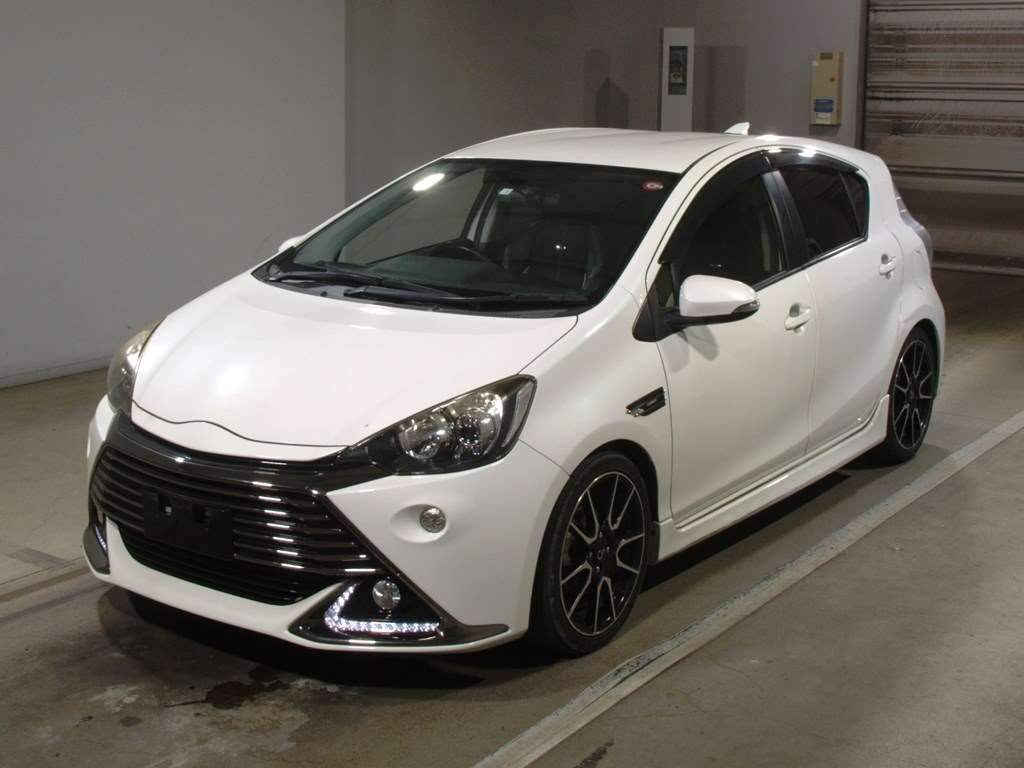 2014 Toyota Aqua NHP10[0]