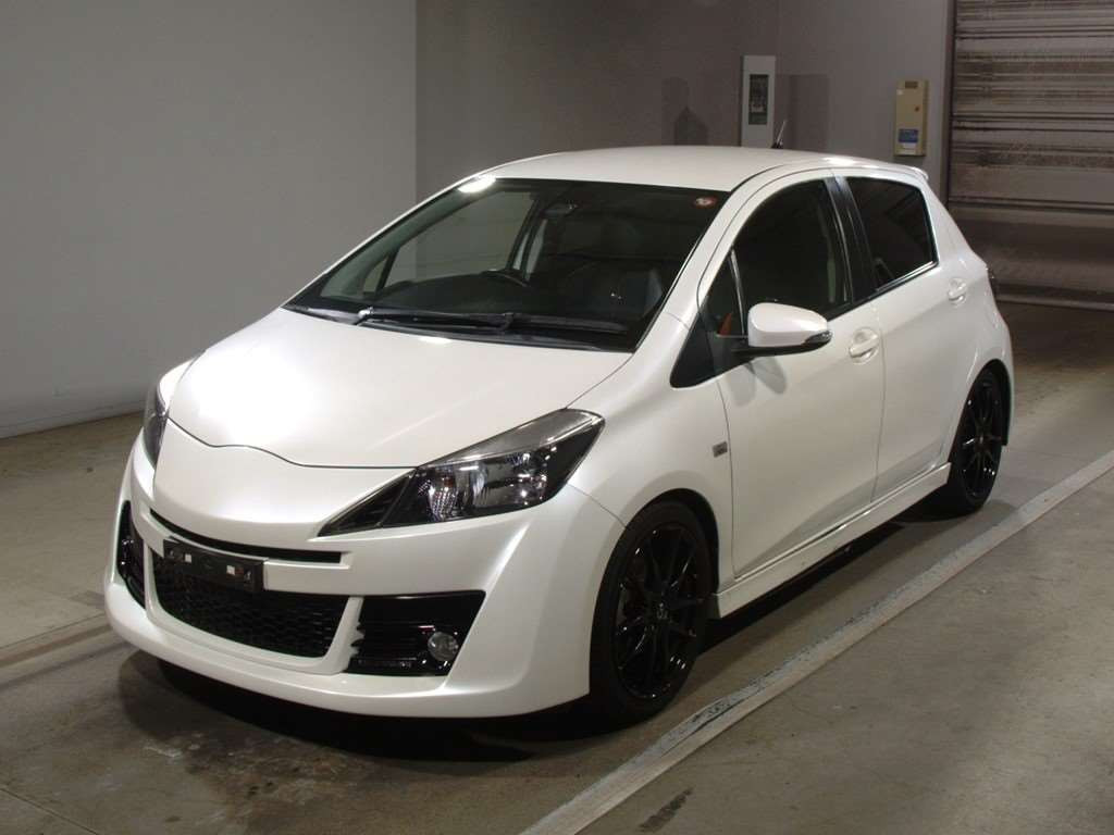 2016 Toyota Vitz NCP131[0]