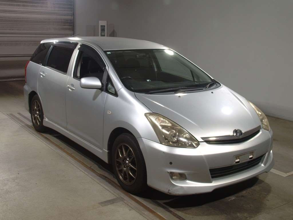 2006 Toyota Wish ZNE10G[2]