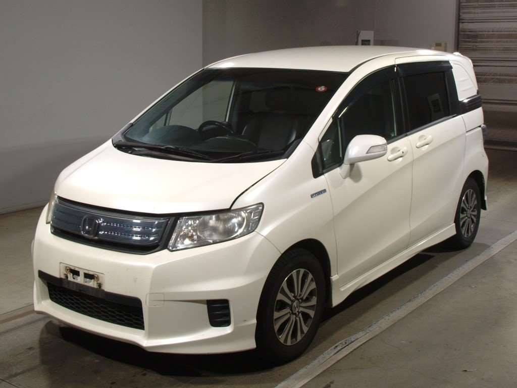 2011 Honda Freed spike hybrid GP3[0]