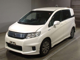 2011 Honda Freed spike hybrid