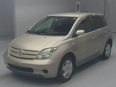 2004 Toyota IST