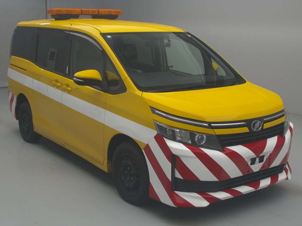 2015 Toyota Voxy ZRR85G[2]