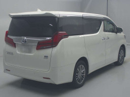 2022 Toyota Alphard Hybrid