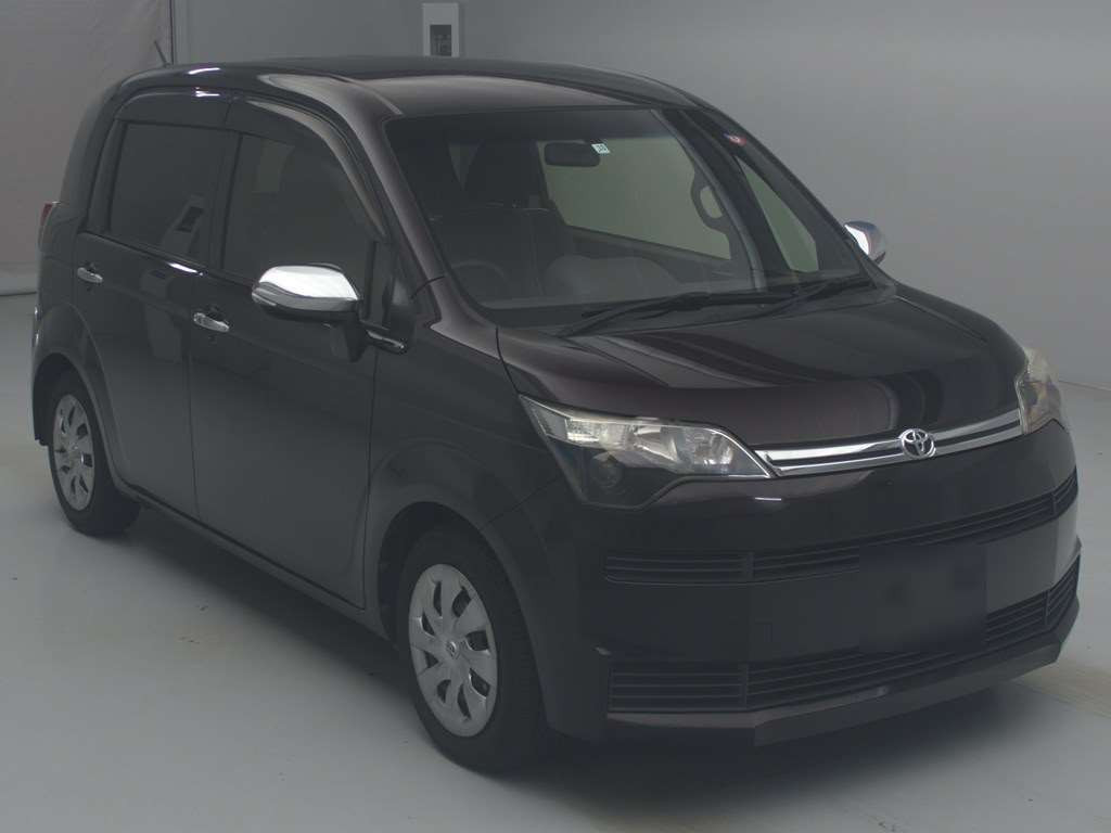 2015 Toyota Spade NSP141[2]