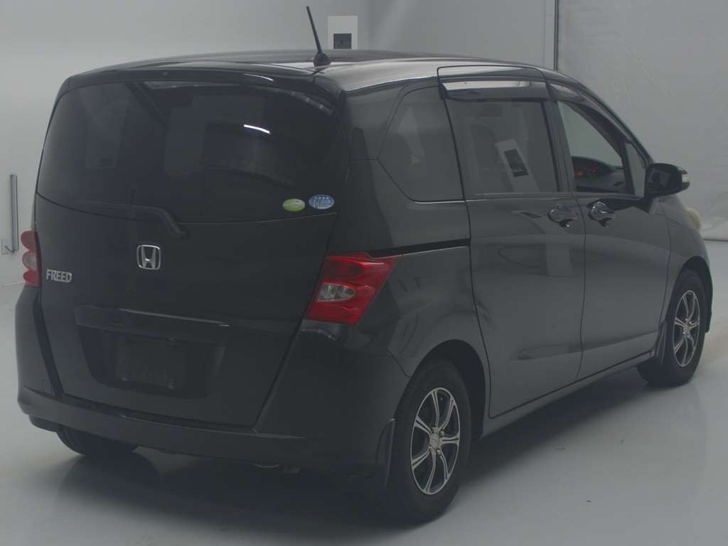 2010 Honda Freed GB3[1]