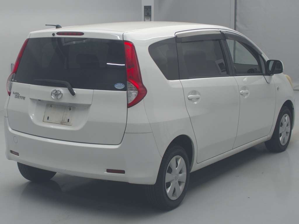 2011 Toyota Passo sette M502E[1]