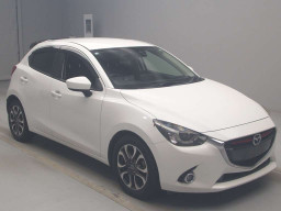 2016 Mazda Demio