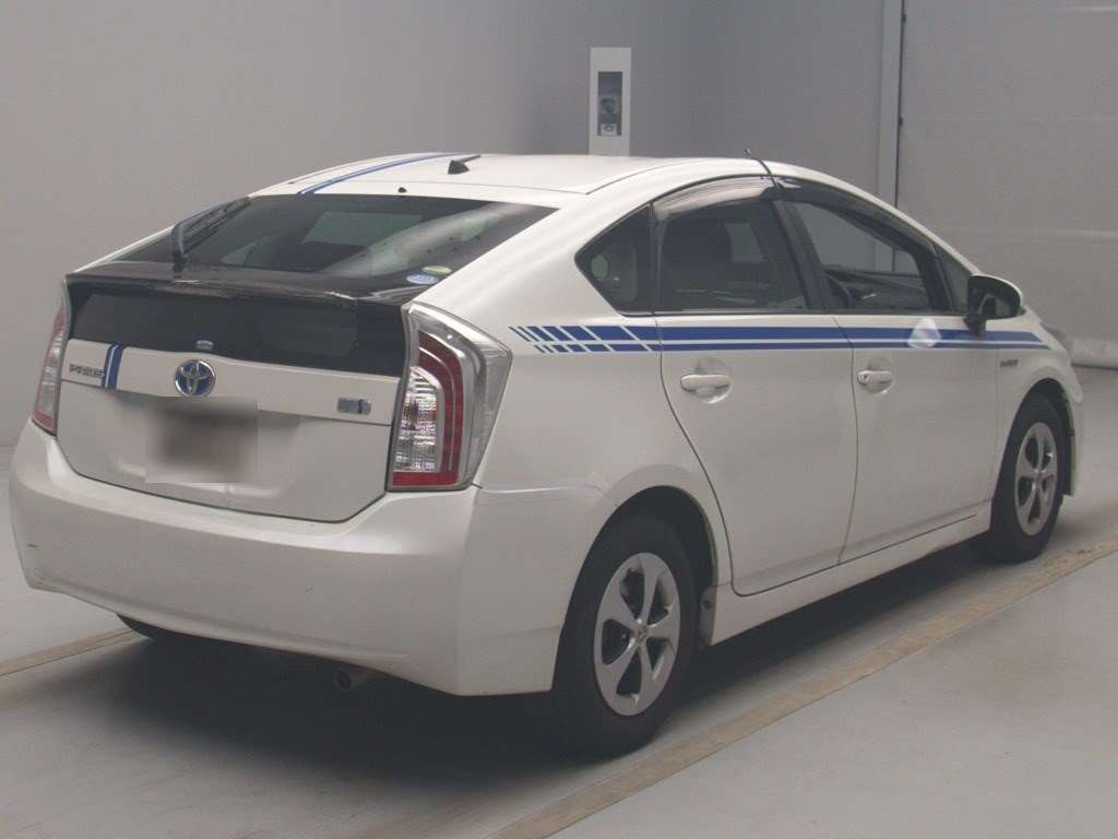 2014 Toyota Prius ZVW30[1]