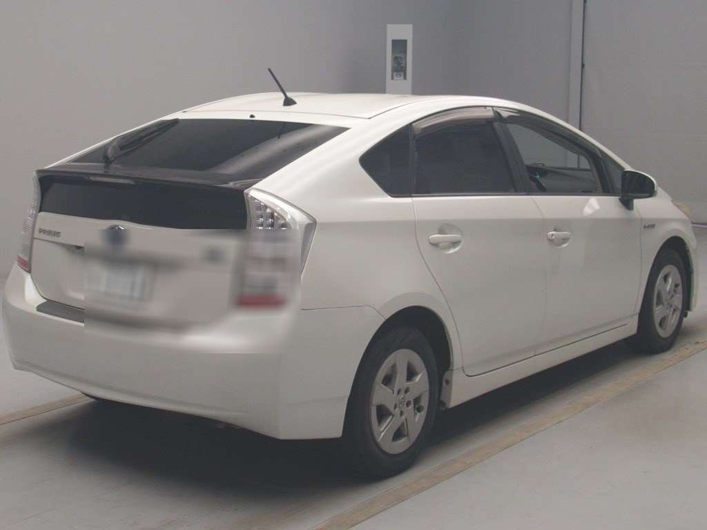 2010 Toyota Prius ZVW30[1]