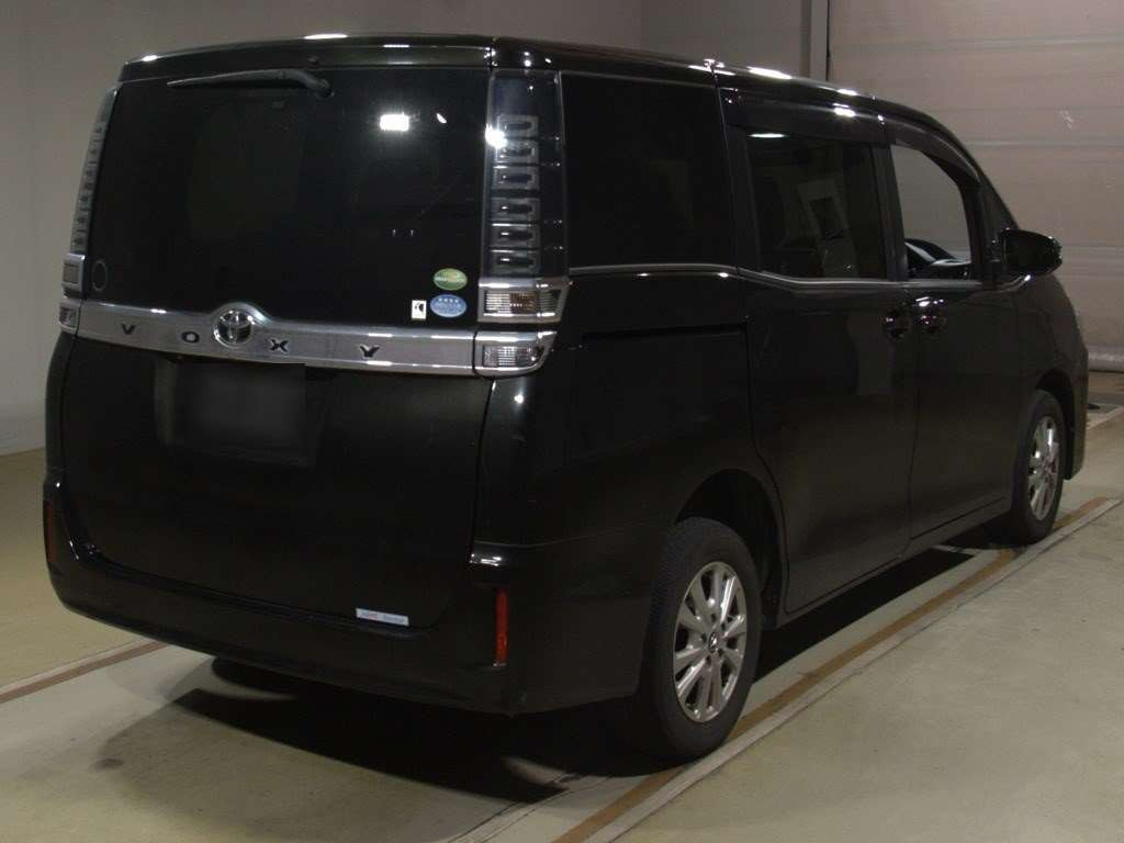 2018 Toyota Voxy ZRR85G[1]