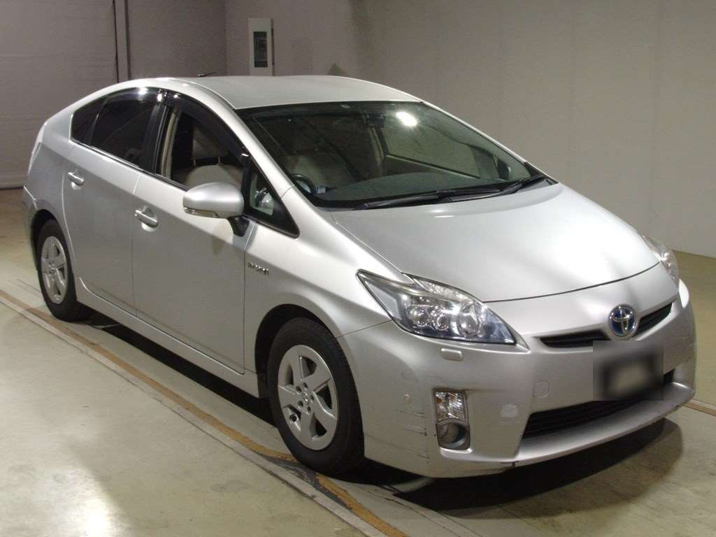 2011 Toyota Prius ZVW30[2]