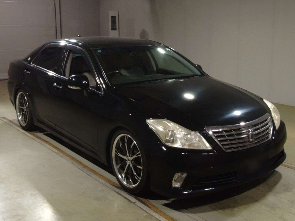 2010 Toyota Crown GRS200[2]