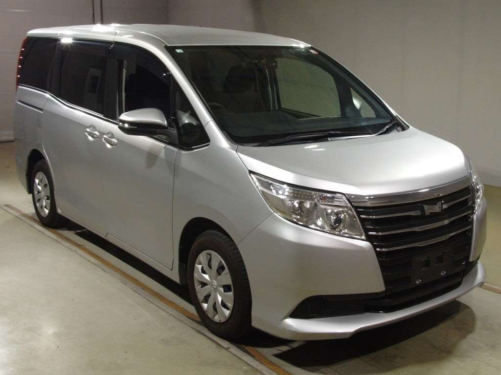 2014 Toyota Noah ZRR80G[2]