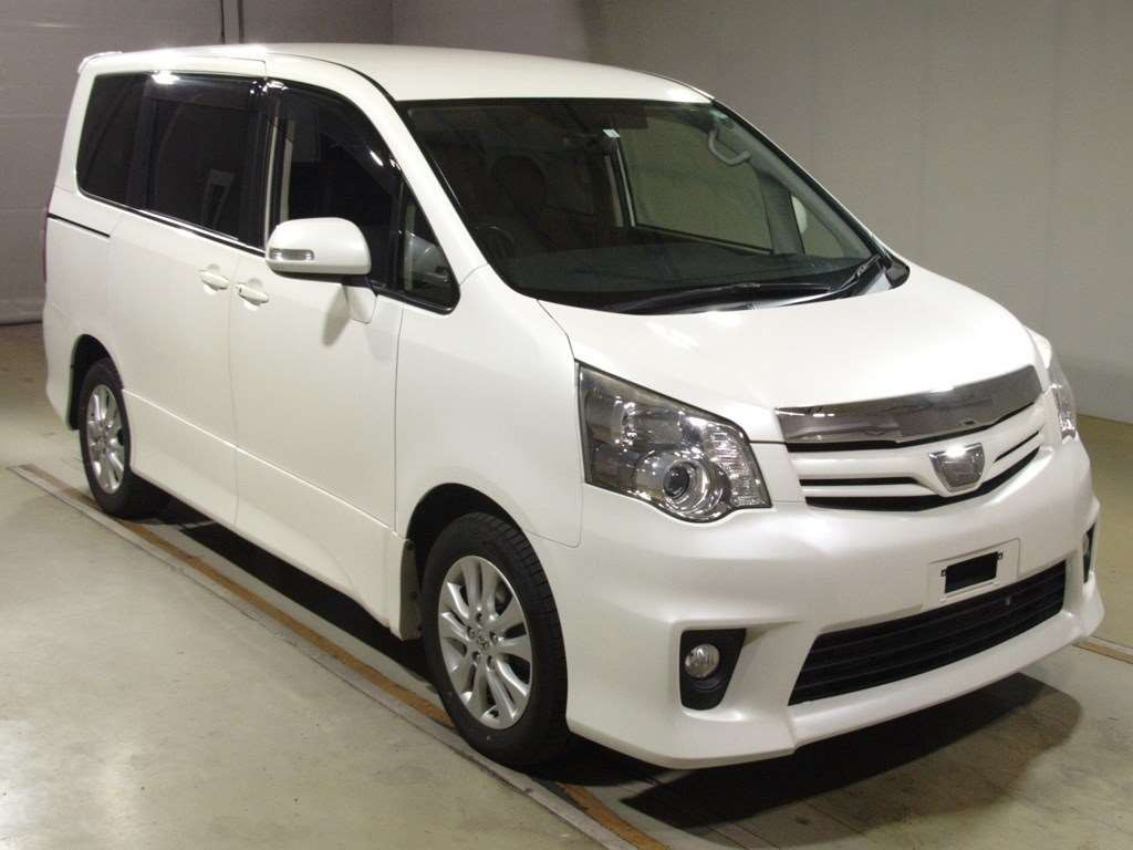 2012 Toyota Noah ZRR75W[2]