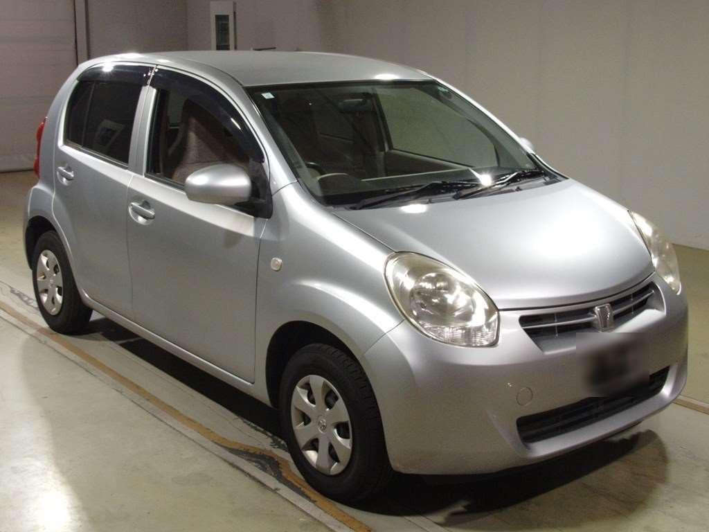 2011 Toyota Passo KGC30[2]