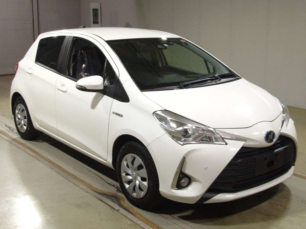 2019 Toyota Vitz NHP130[2]