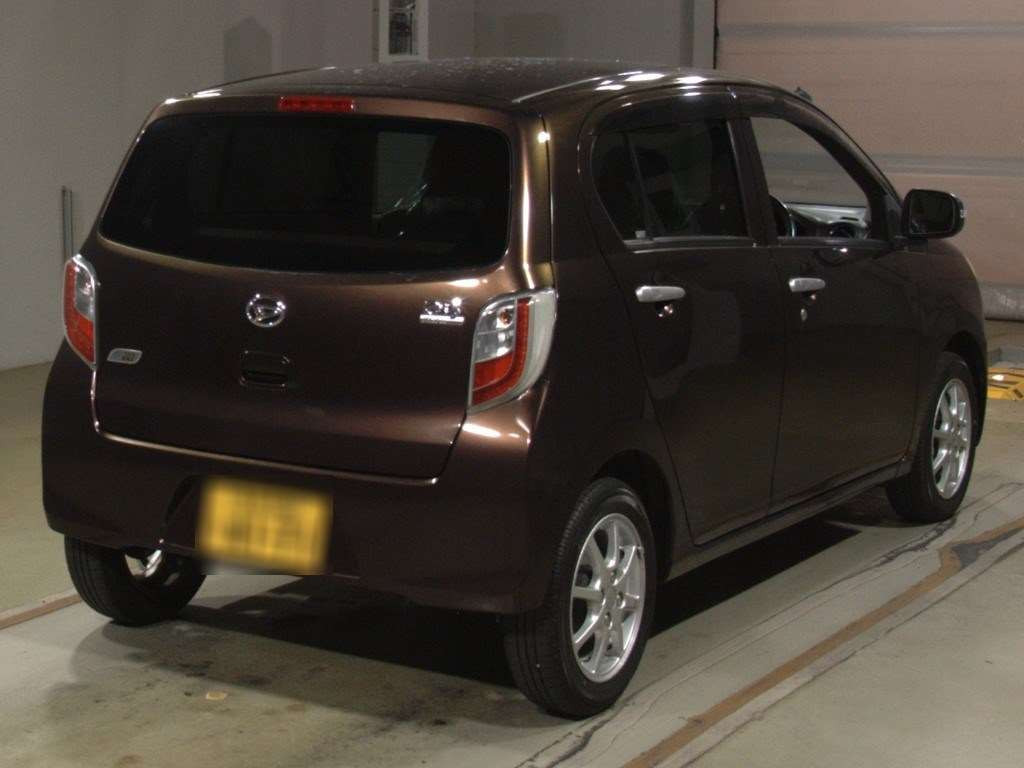 2011 Daihatsu Mira es LA300S[1]