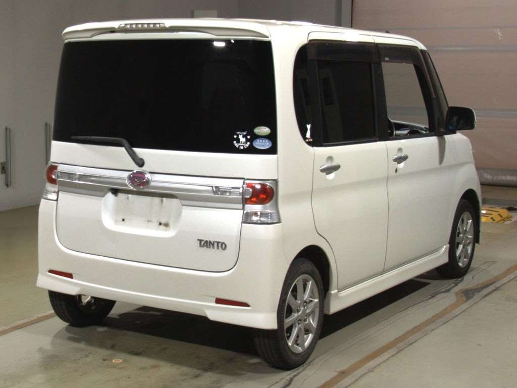 2011 Daihatsu Tanto Custom L375S[1]