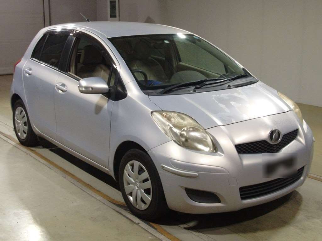 2009 Toyota Vitz SCP90[2]