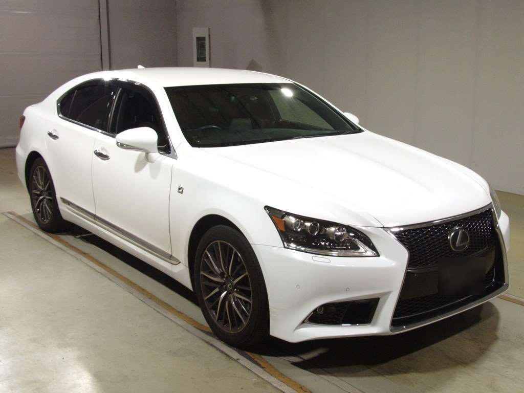 2016 Lexus LS UVF45[2]