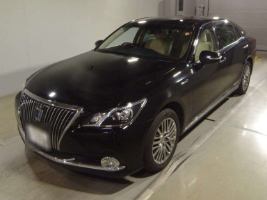 2014 Toyota Crown Majesta