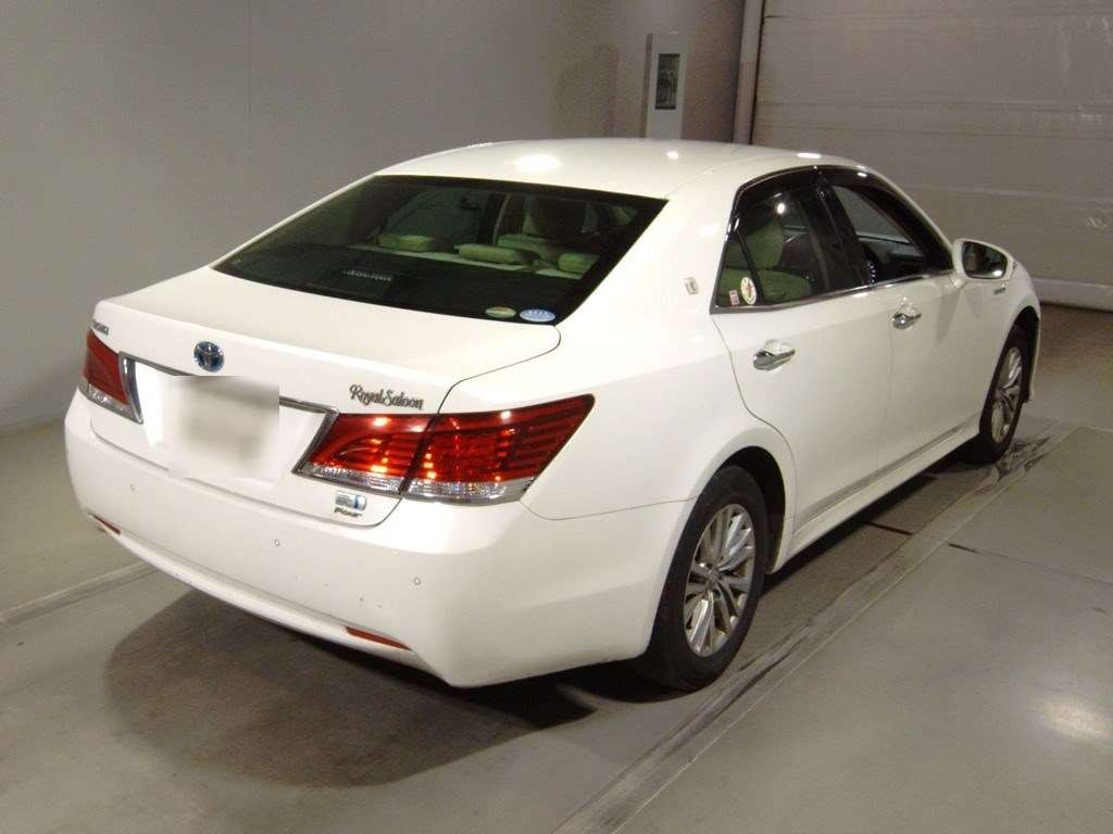 2018 Toyota Crown Hybrid AWS211[1]