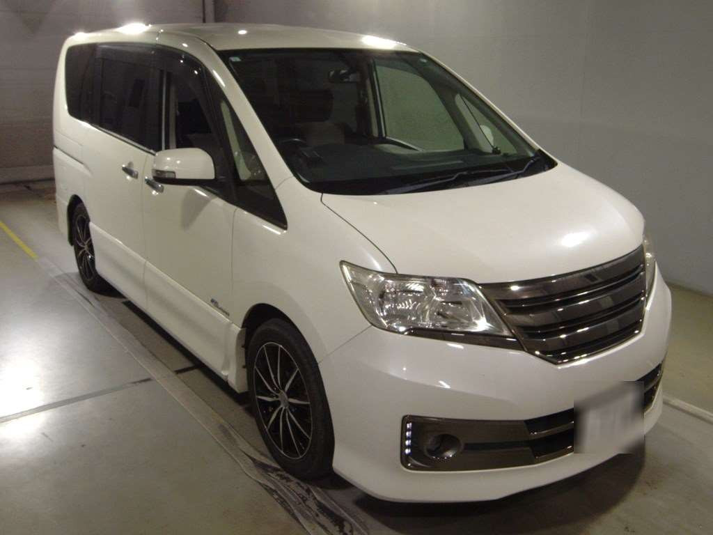 2013 Nissan Serena HC26[2]