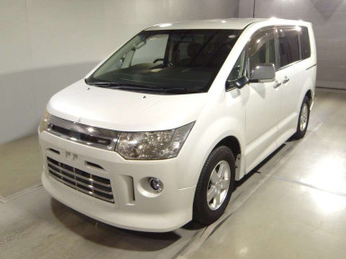 2012 Mitsubishi Delica D5